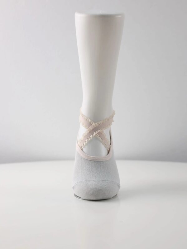 Gray pilates princess good grip socks
